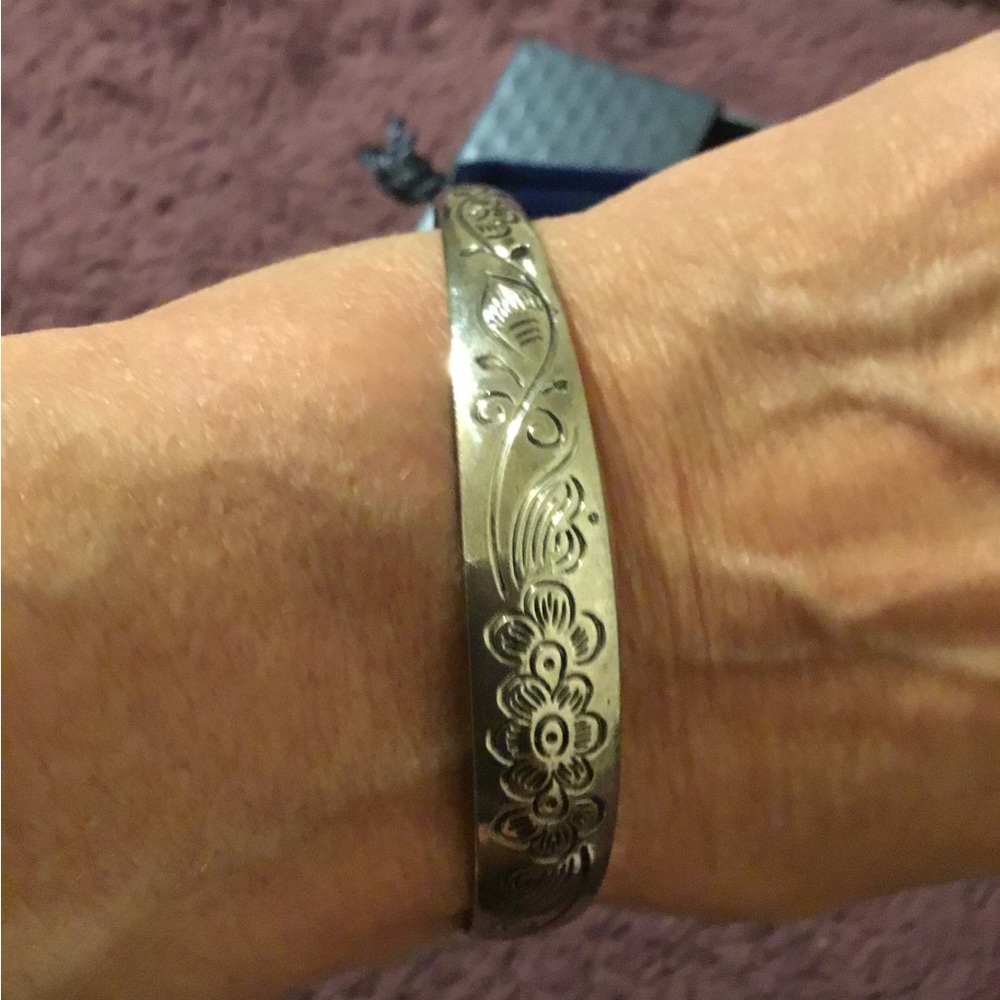 Vintage Solid Sterling Silver Etched Floral Cuff Bracelet - Picture 5 of 11